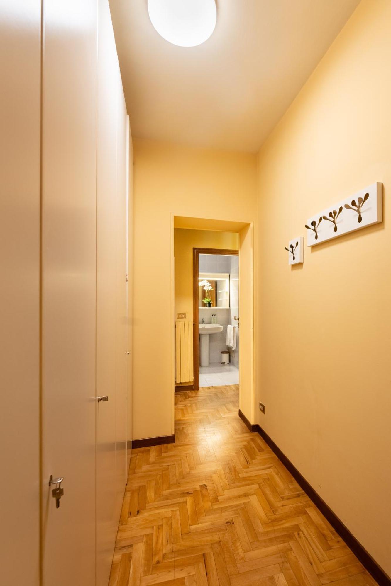 Via Panzani 16 - 2do Piano - Annalisa - Nuovo, E Confortevole Vicino Al Duomo Apartamento *