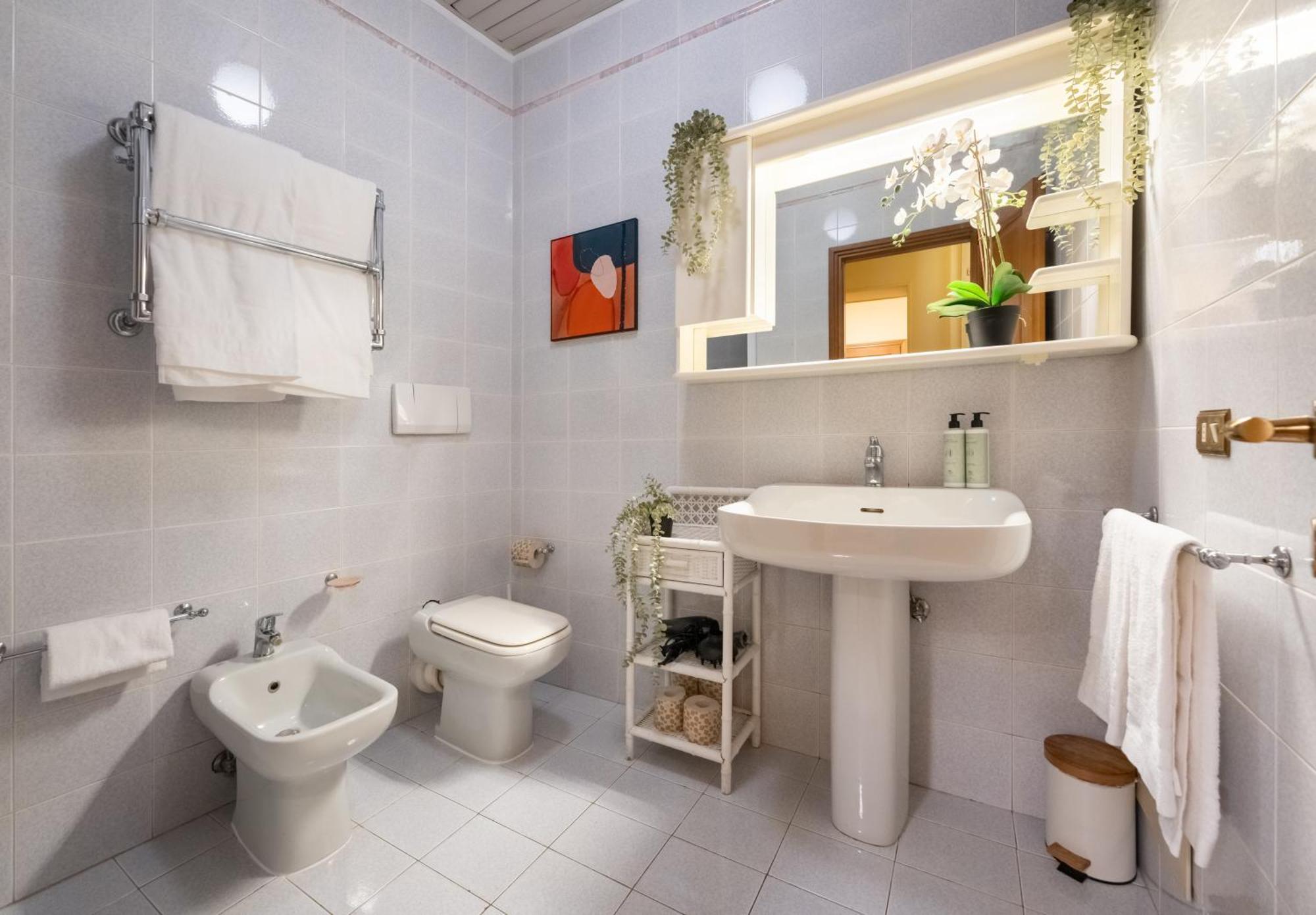 Via Panzani 16 - 2do Piano - Annalisa - Nuovo, E Confortevole Vicino Al Duomo Apartamento *